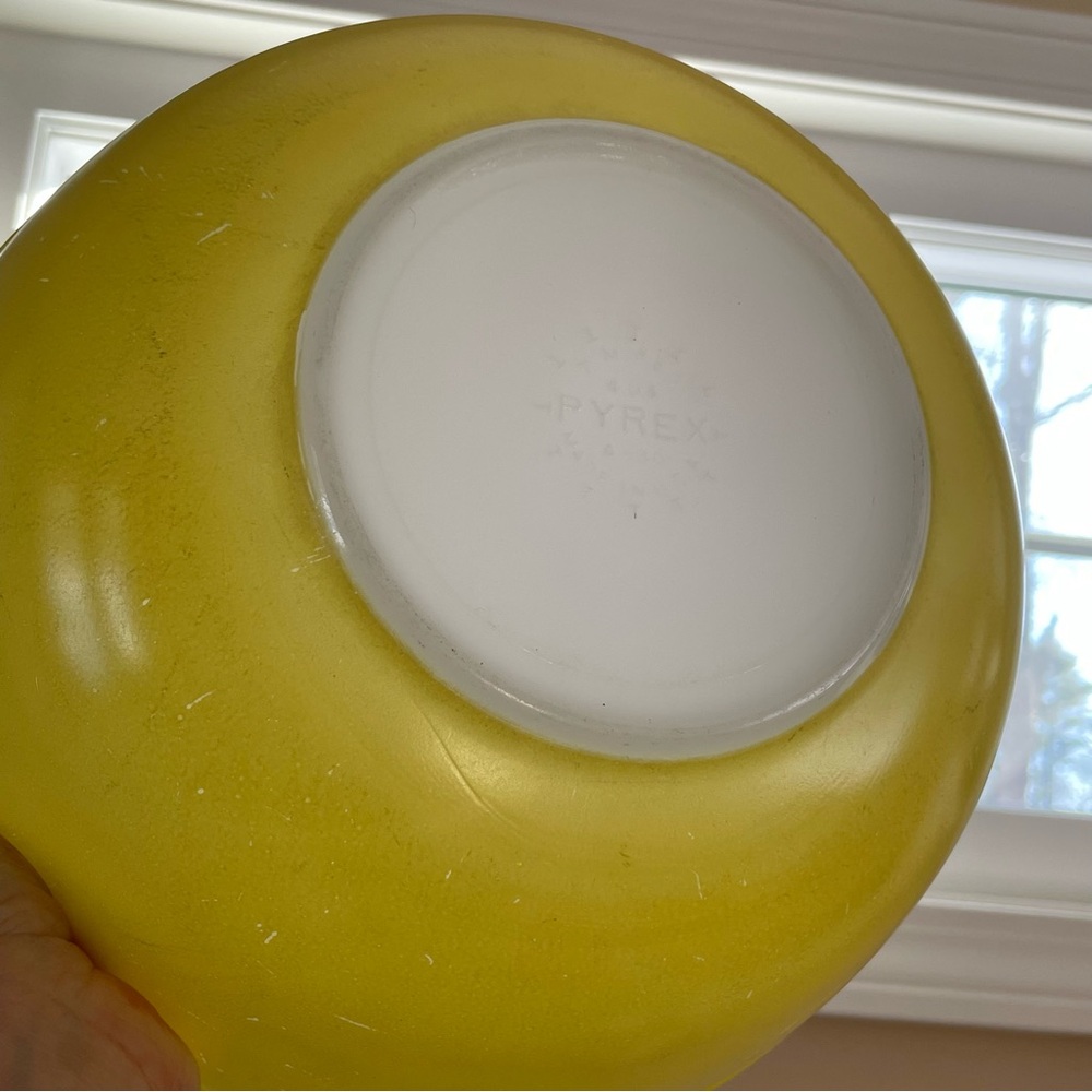 Vintage Pyrex Primary Yellow Nesting Mixing Bowl❤️ - Picture 5 of 8